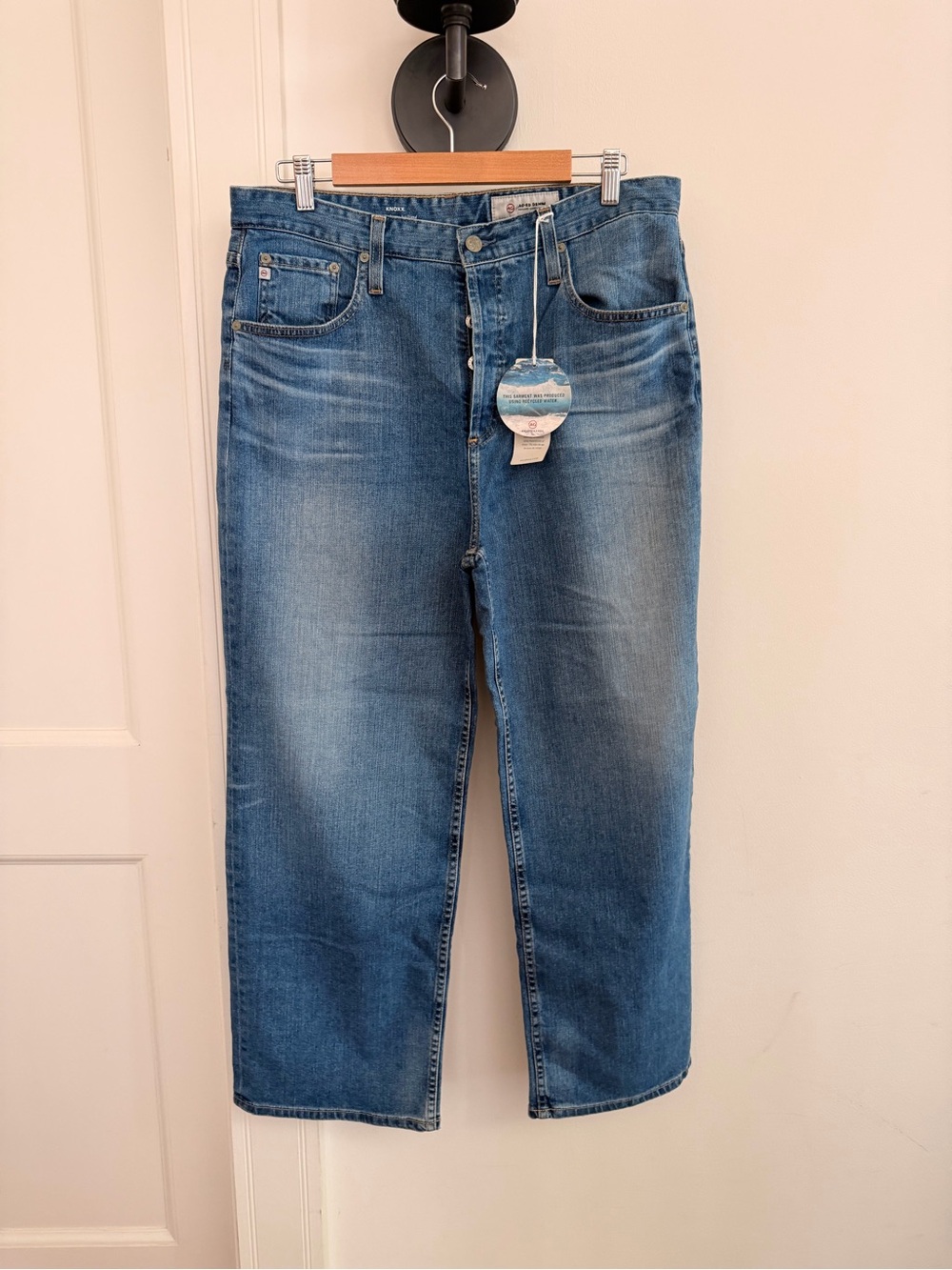 AG KNOXX Women’s Blue Washed Straight-Leg Jeans